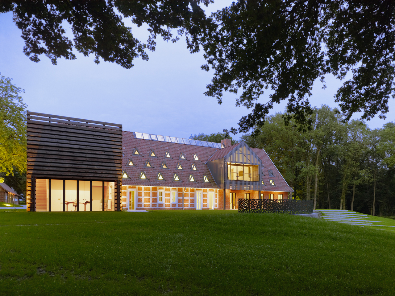 德国 Visbek 乡村别墅 | 历史与现代的优雅融合-4