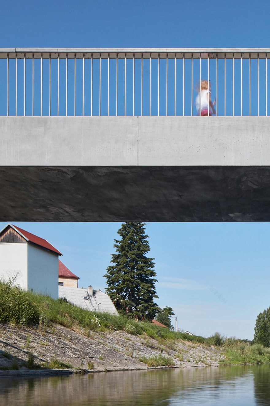 捷克普日博尔人行天桥丨Petr Tej,Marek Blank,Jan Mourek-17