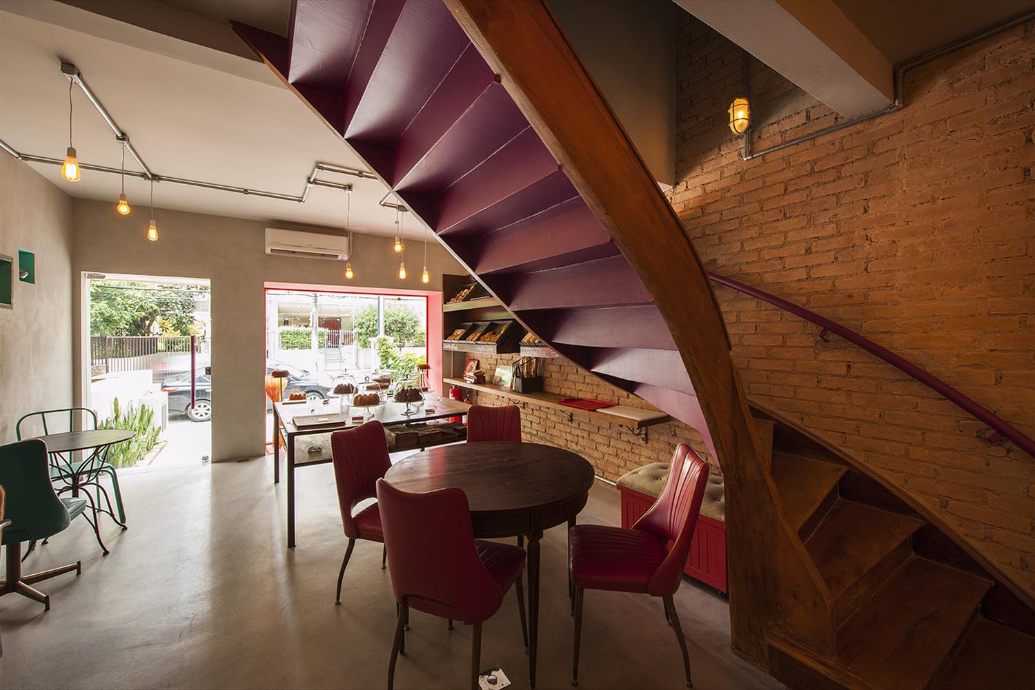 Bolo & Bule 巴西复古风甜品店-7