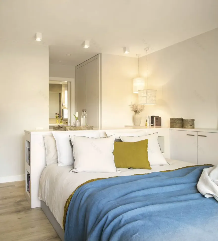 西班牙 140m2 双层公寓,木白色调展现极简魅力-10