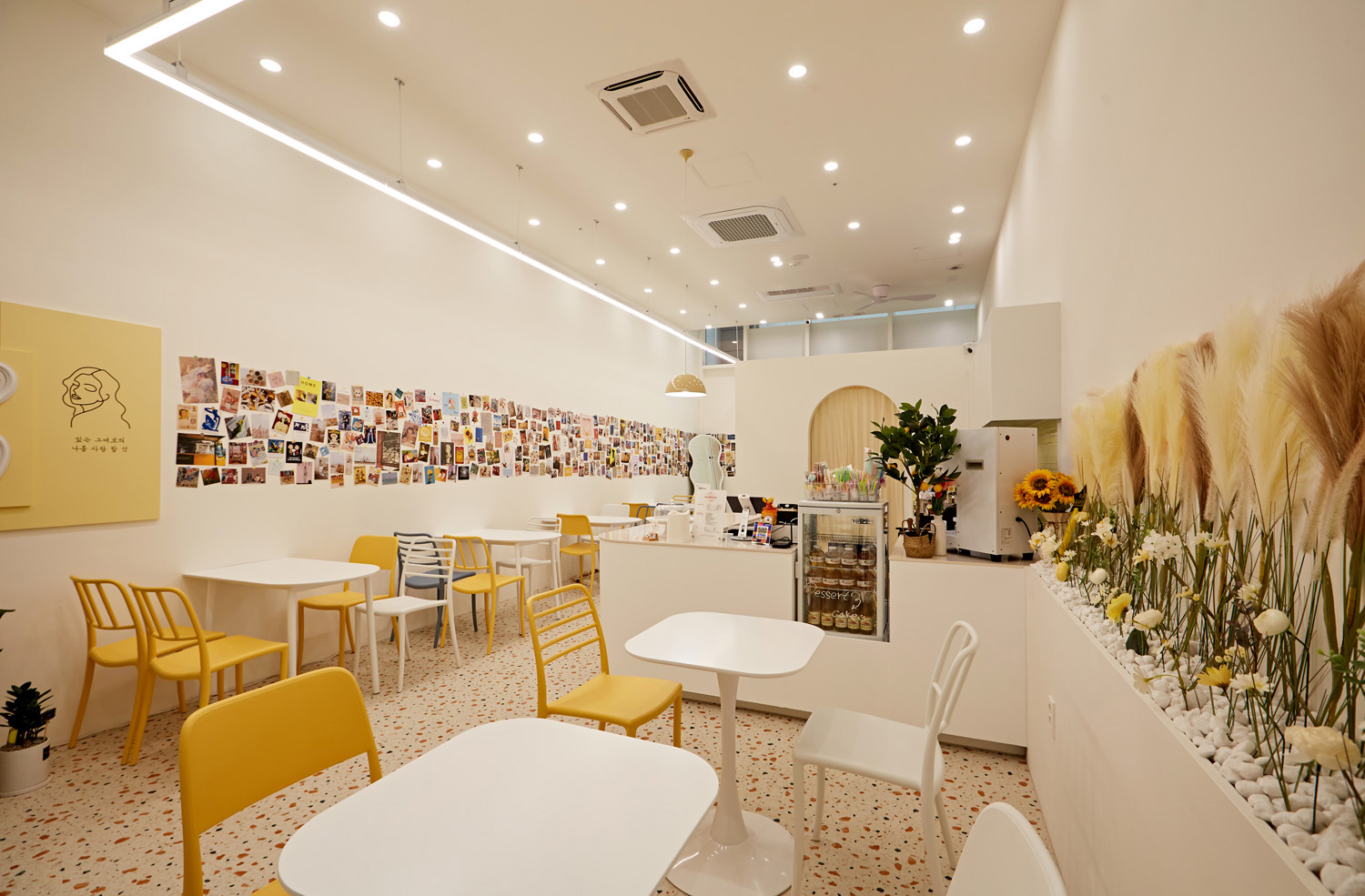 17 分满分的黄色咖啡厅设计-6