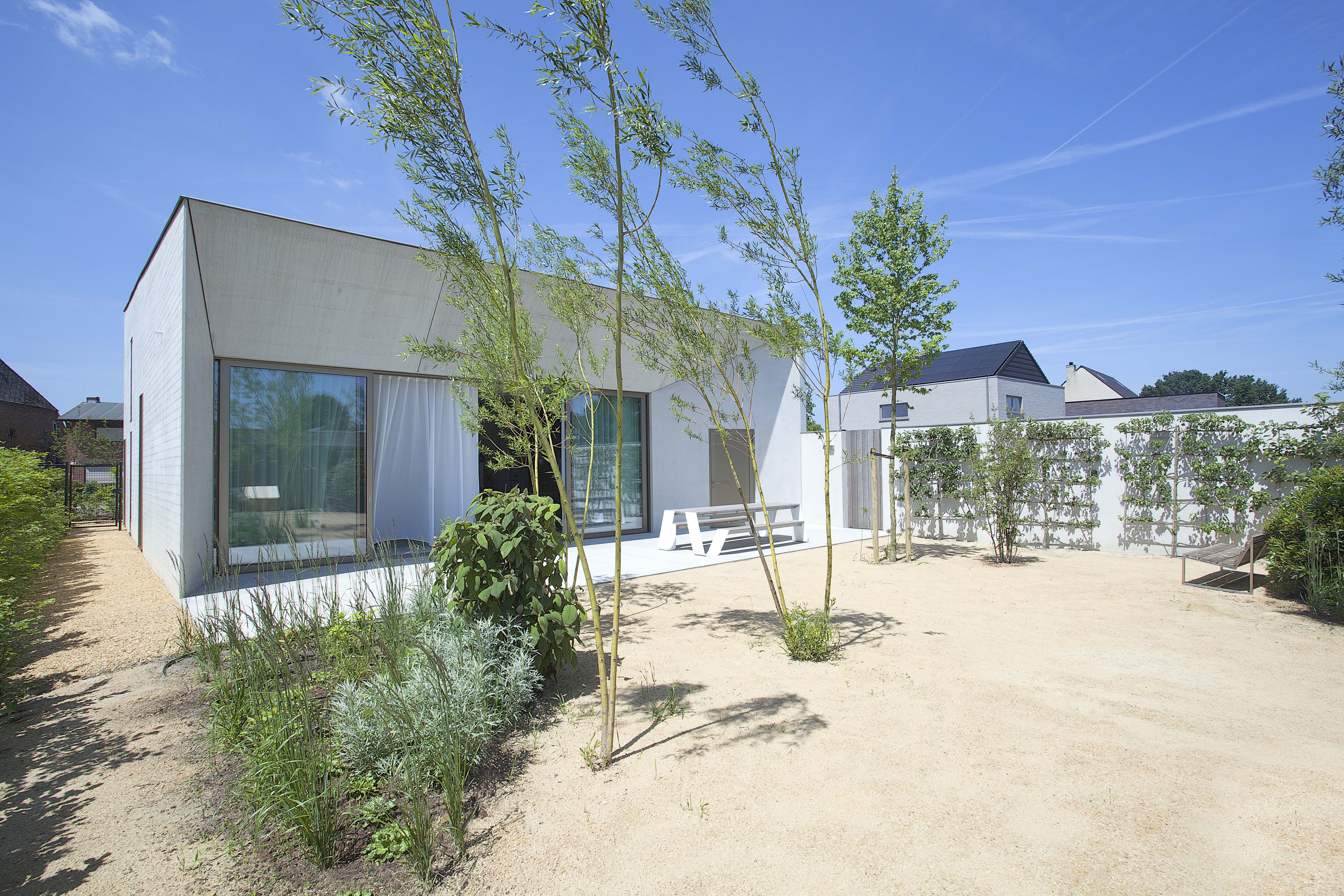 concrete house around a central courtyard-9