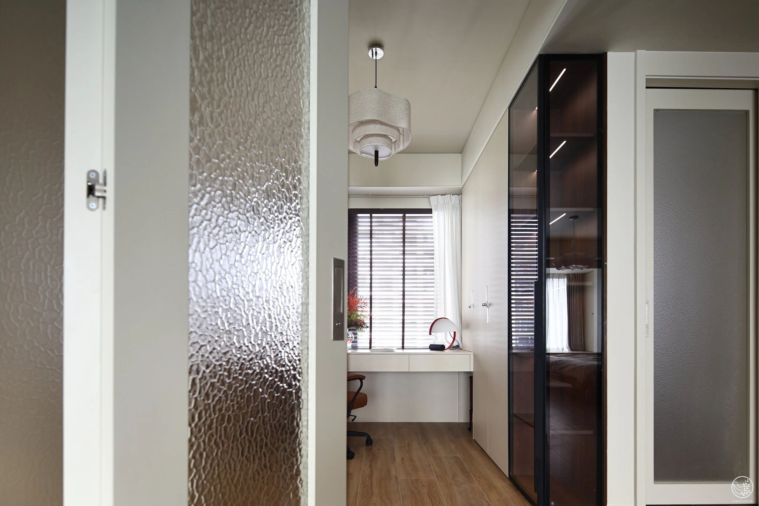 复古且时髦，在松弛与精致之间游刃有余-52