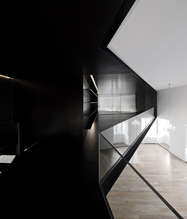 Monochrome Masterpieces  Black and White Interiors.-35