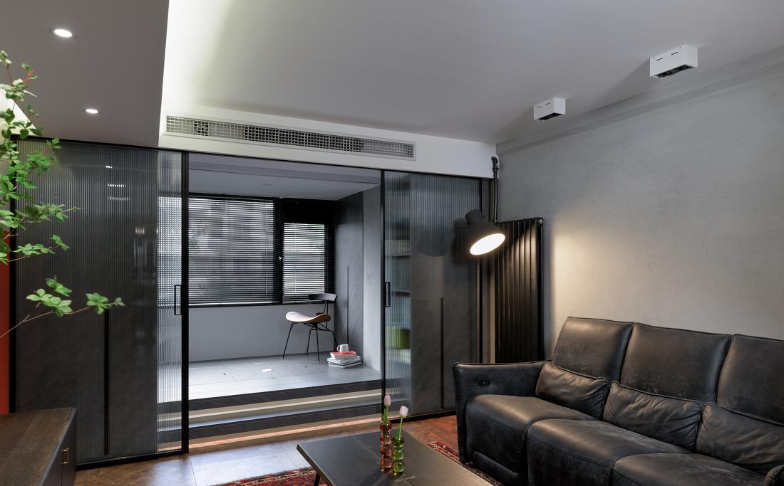 工业风极简温馨小家设计-38