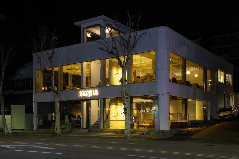 现代工业风 | 300 平米大型咖啡厅设计-3