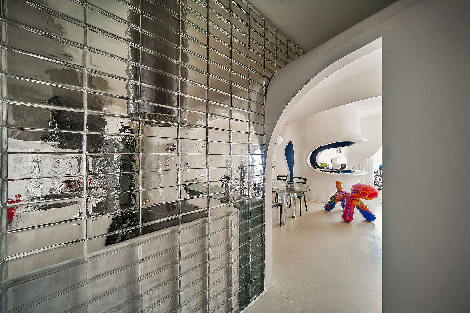 色彩斑斓的孟菲斯loft公寓丨法国巴黎丨Zyva Studio-54