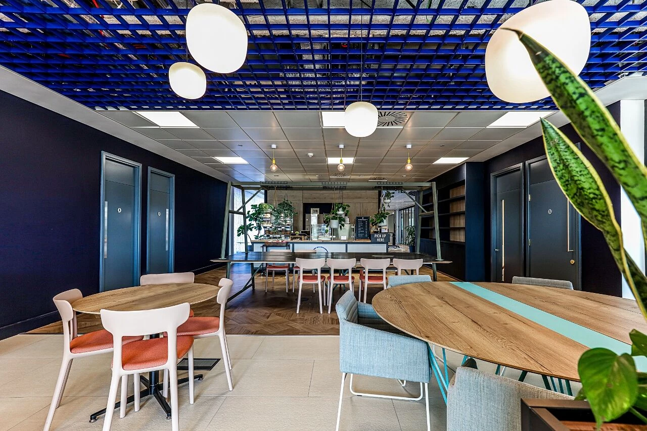 灵活办公新趋势 | 英国家电护理领导品牌 Domestic & General 总部焕新设计-5