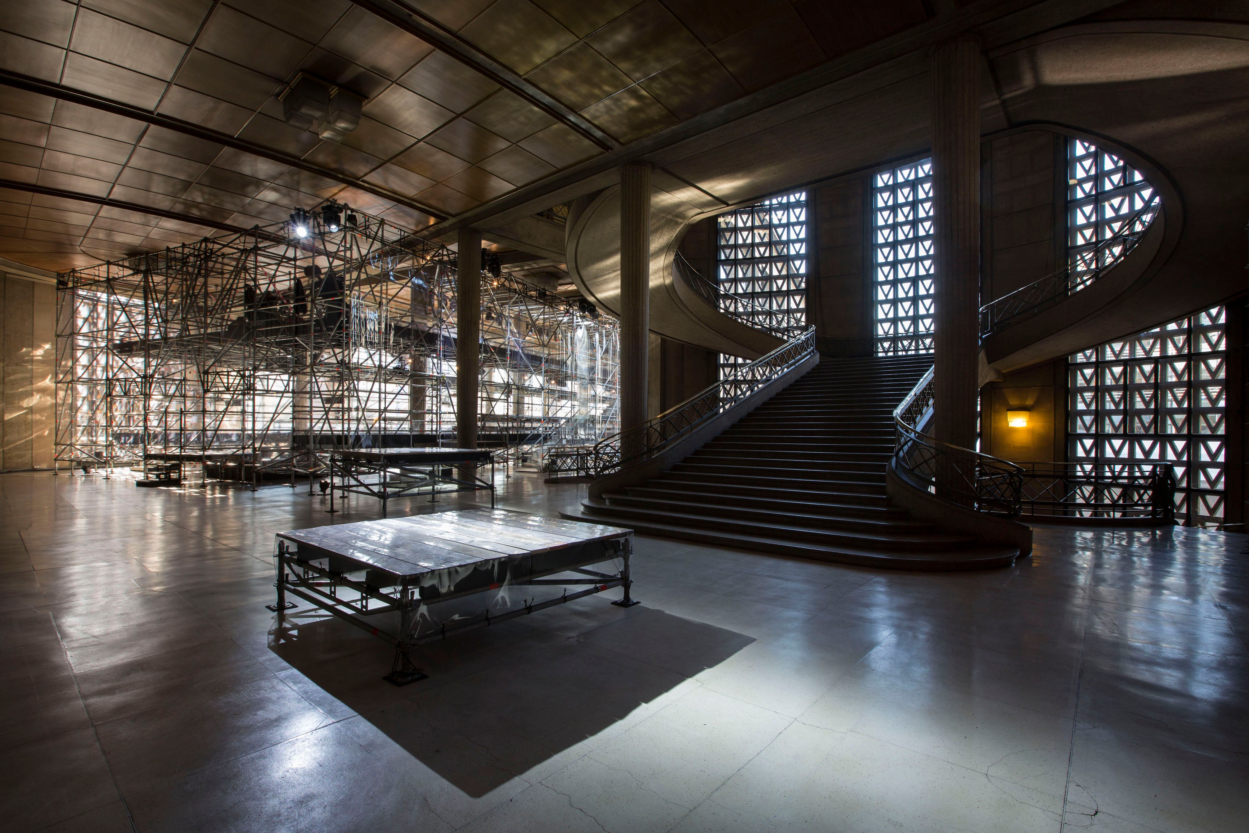 2014 FW Miu Miu 巴黎大秀 · 网格结构重构空间-11