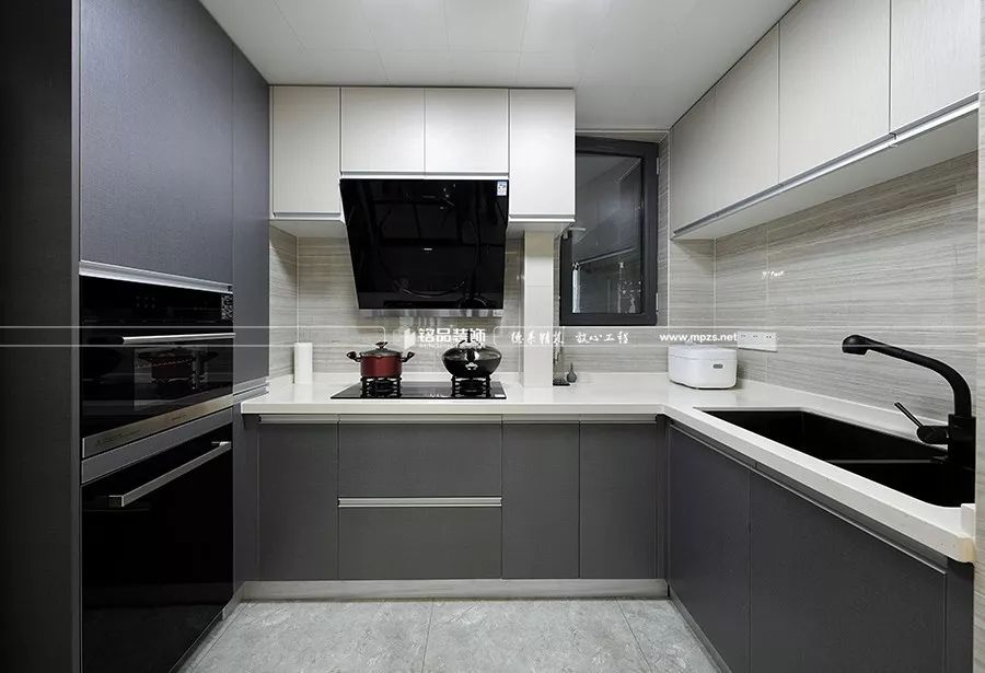 现代风格六合天寓，黑白色调演绎高级感生活-35