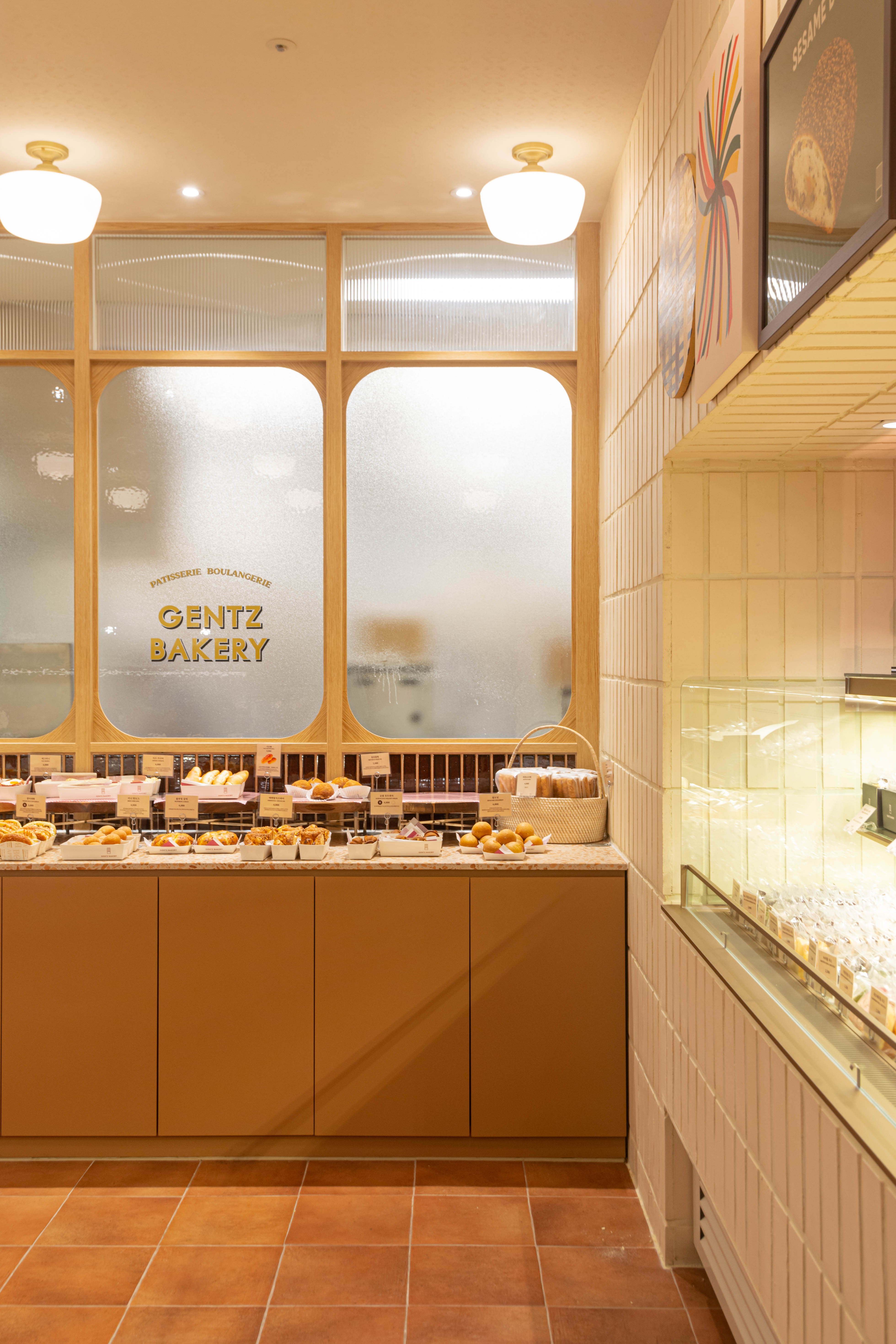 85 平米小空间，极简设计师的巧妙布局-15