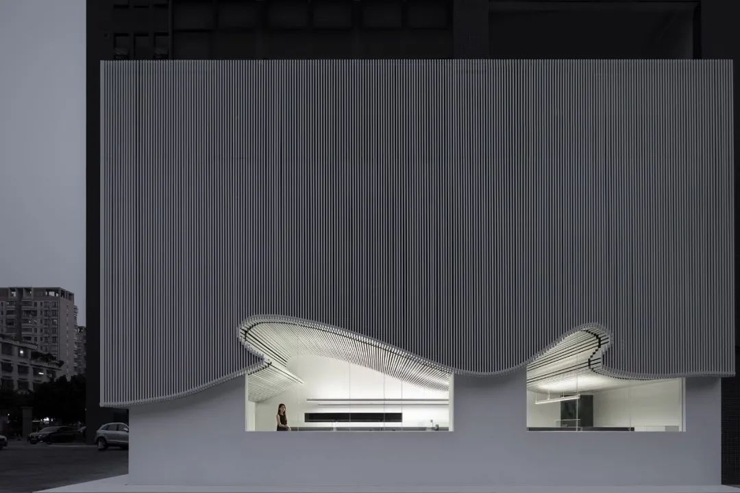 直与曲的交汇，纯粹而律动的空间丨正方良行-11