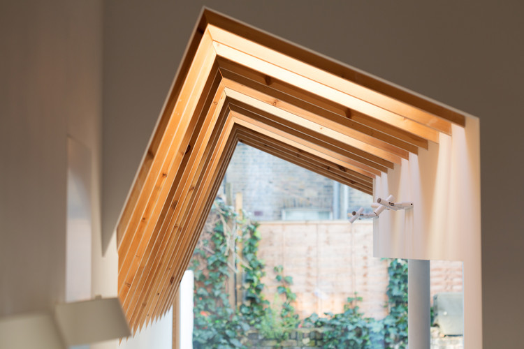 伦敦北区“蝴蝶屋顶”现代住宅设计-12