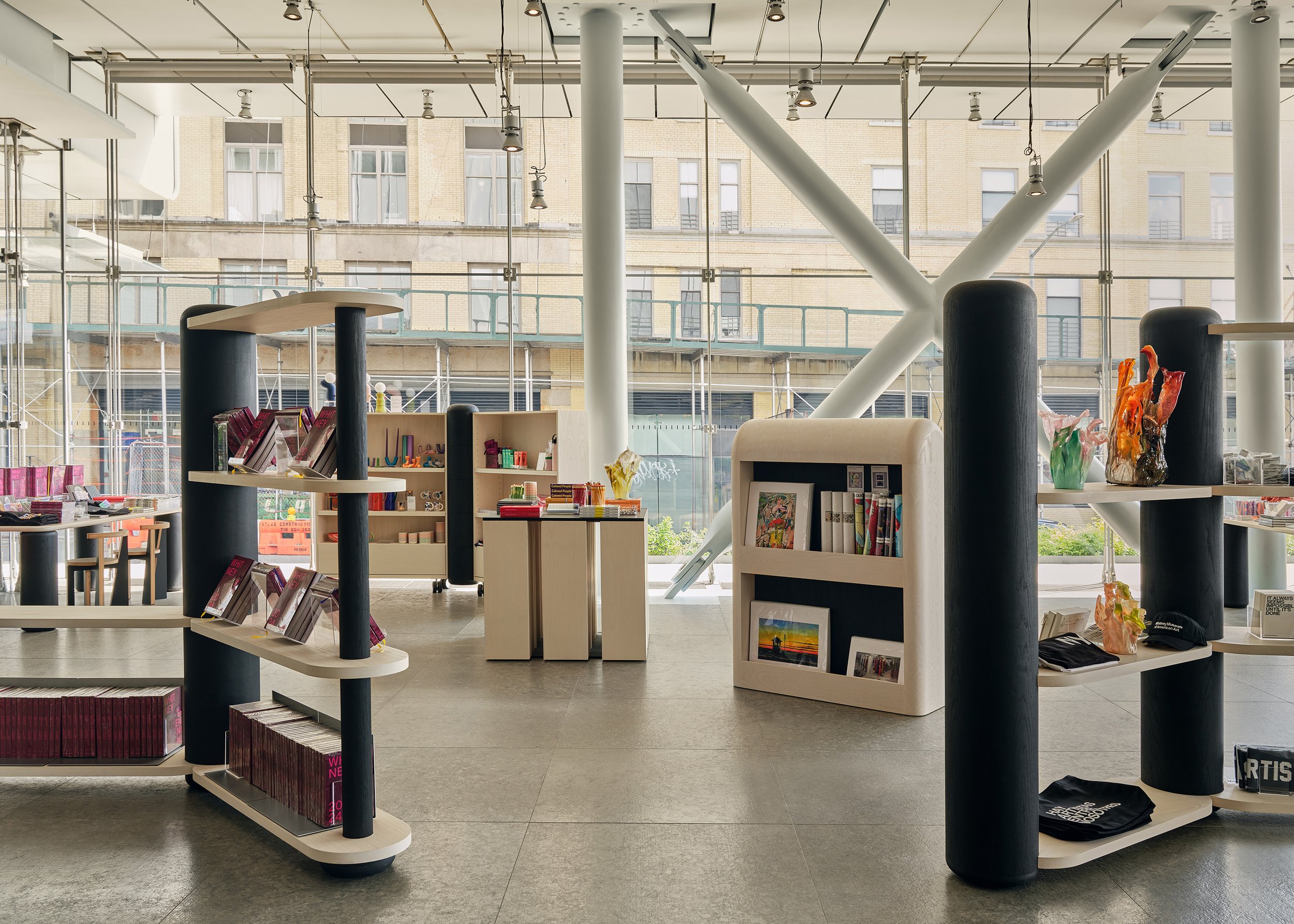 惠特尼美国艺术博物馆沉浸式商店-4