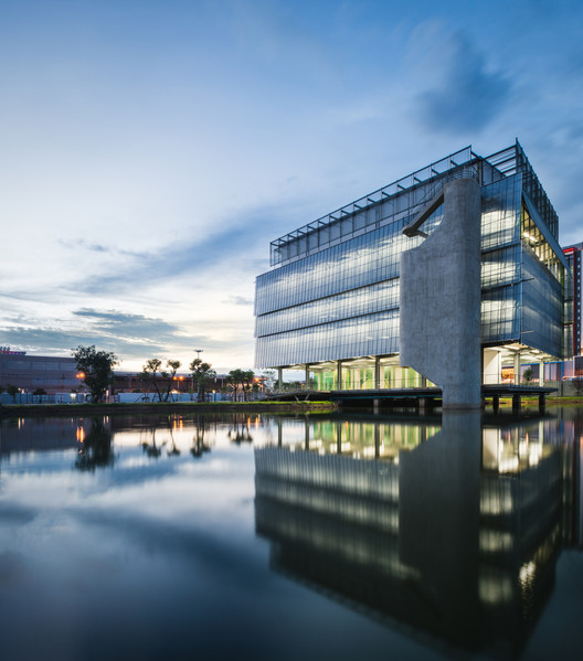 泰国 Silpakorn 大学地标性建筑-45