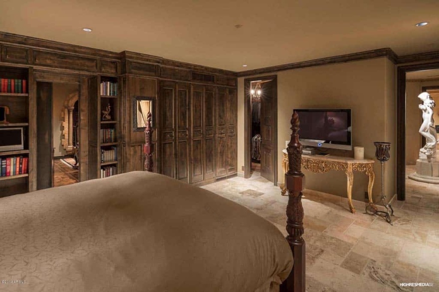 Medieval masterpiece: Italian-inspired gothic villa in Scottsdale-26