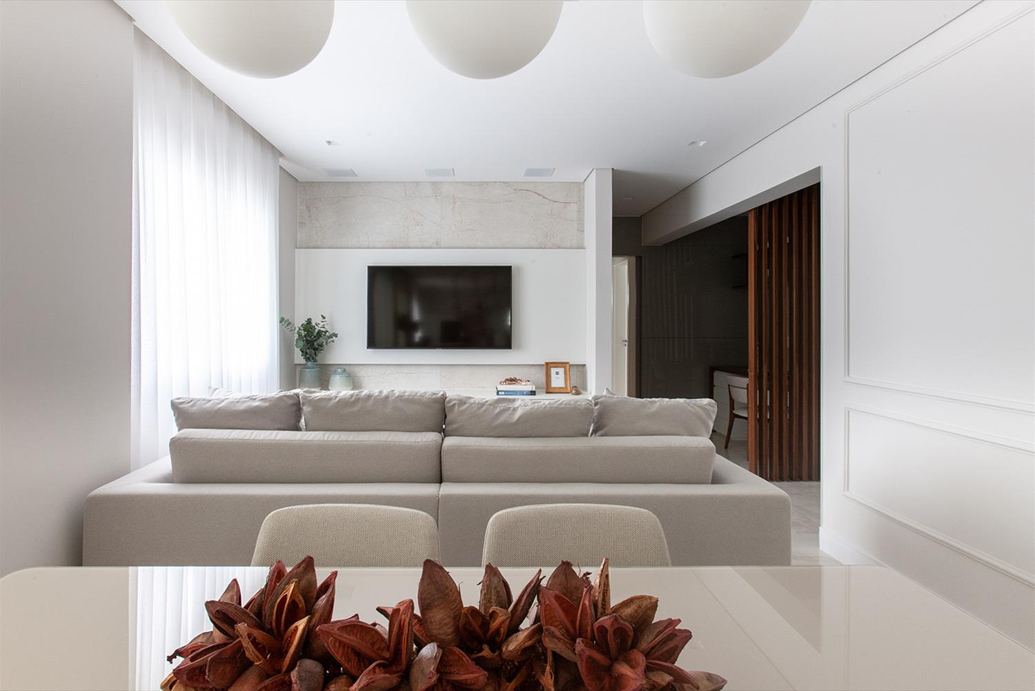 巴西 Arpoador 花园公寓,明亮木质打造女性居住空间-6