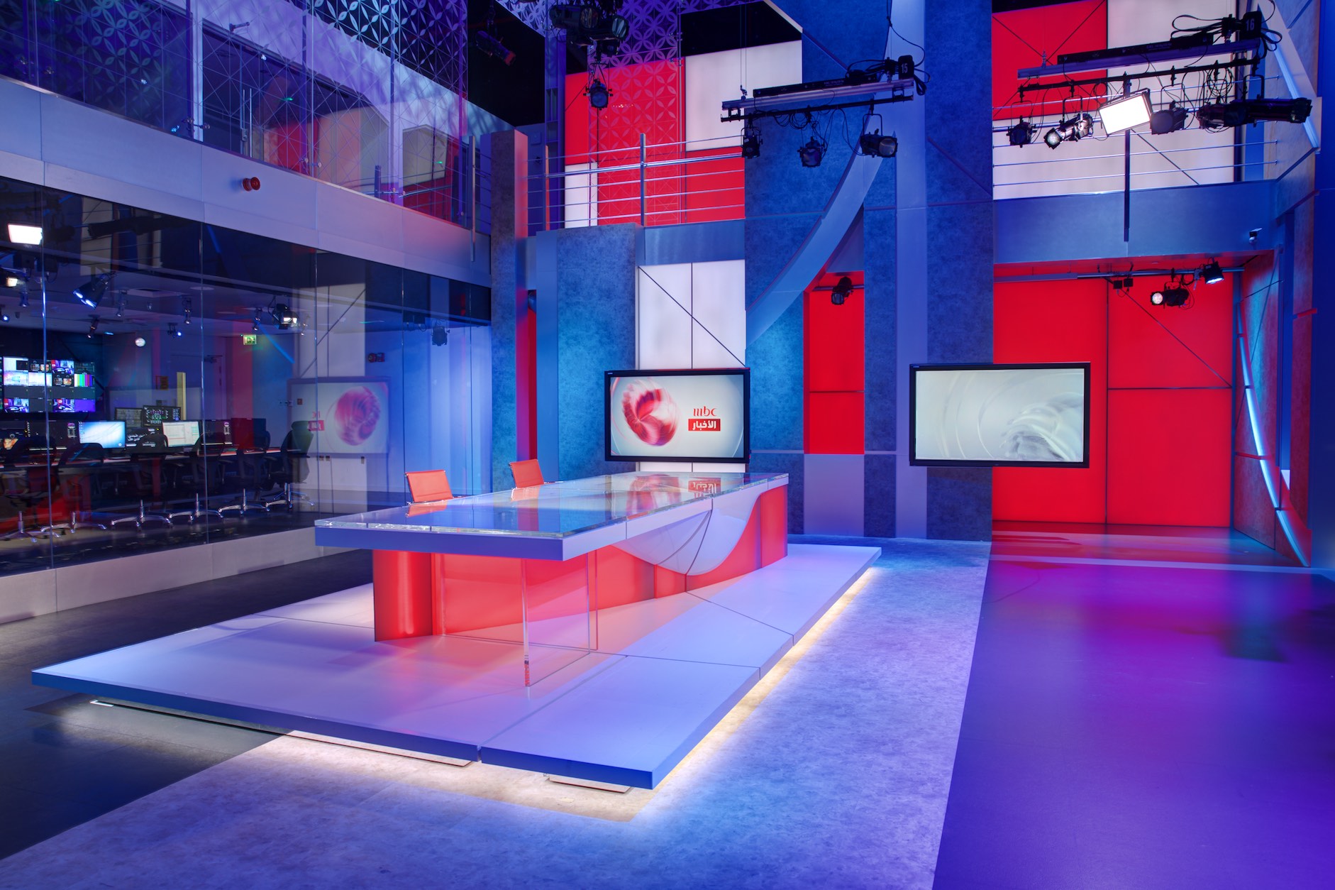 融合伊斯兰建筑精髓的迪拜 MBC 电视台演播室设计-10