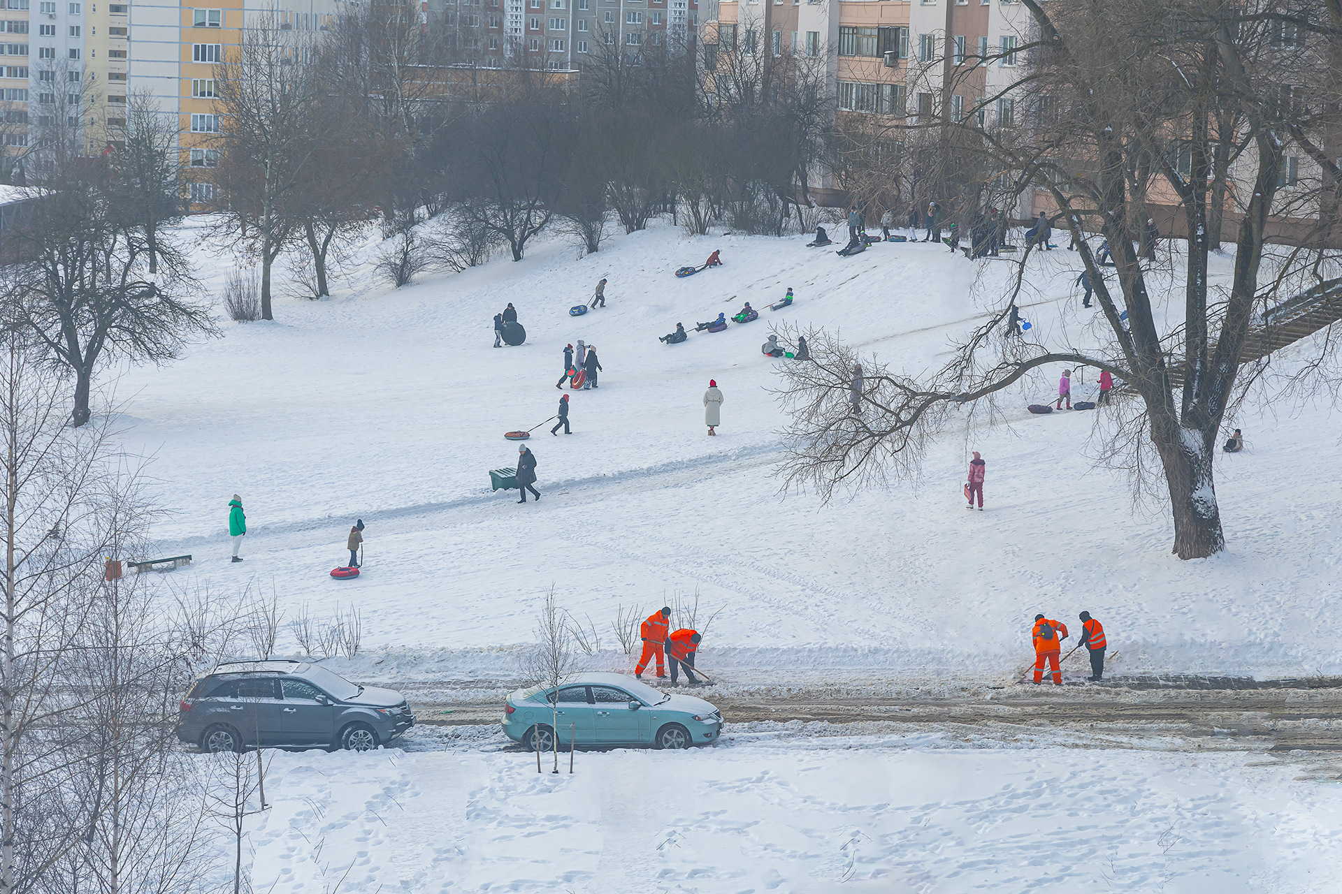 Зимой на горке. In winter on the hill.-0