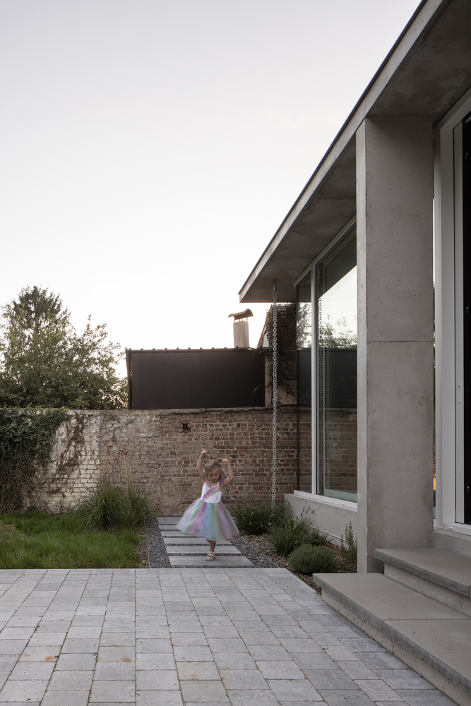 比利时河畔住宅重生-14