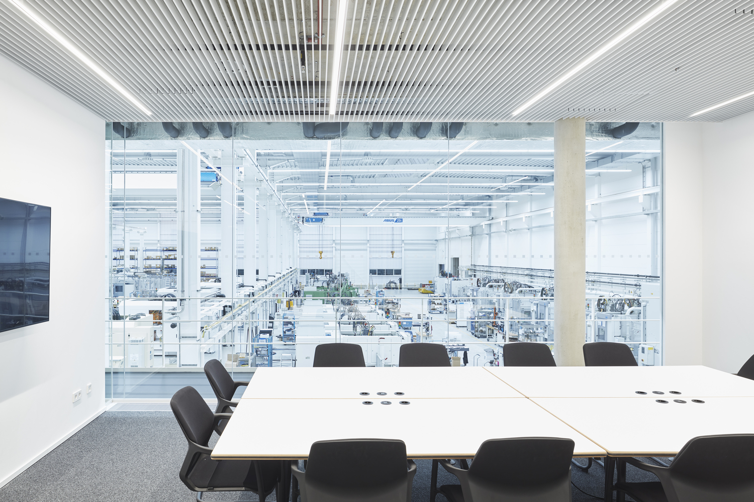 德企 EMAG 总部扩建，生产办公一体化呈现现代工业风-23