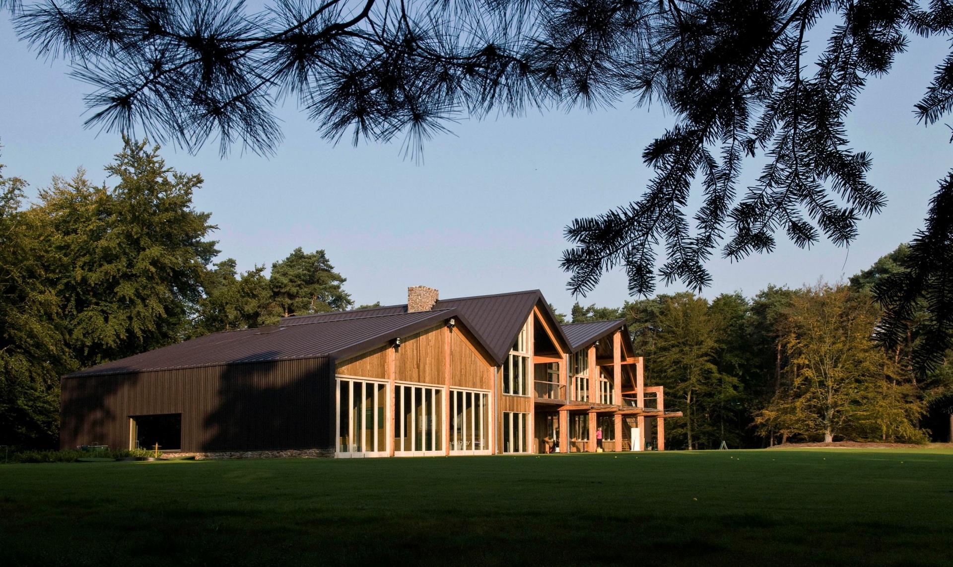 荷兰乡村风格高尔夫俱乐部设计-18