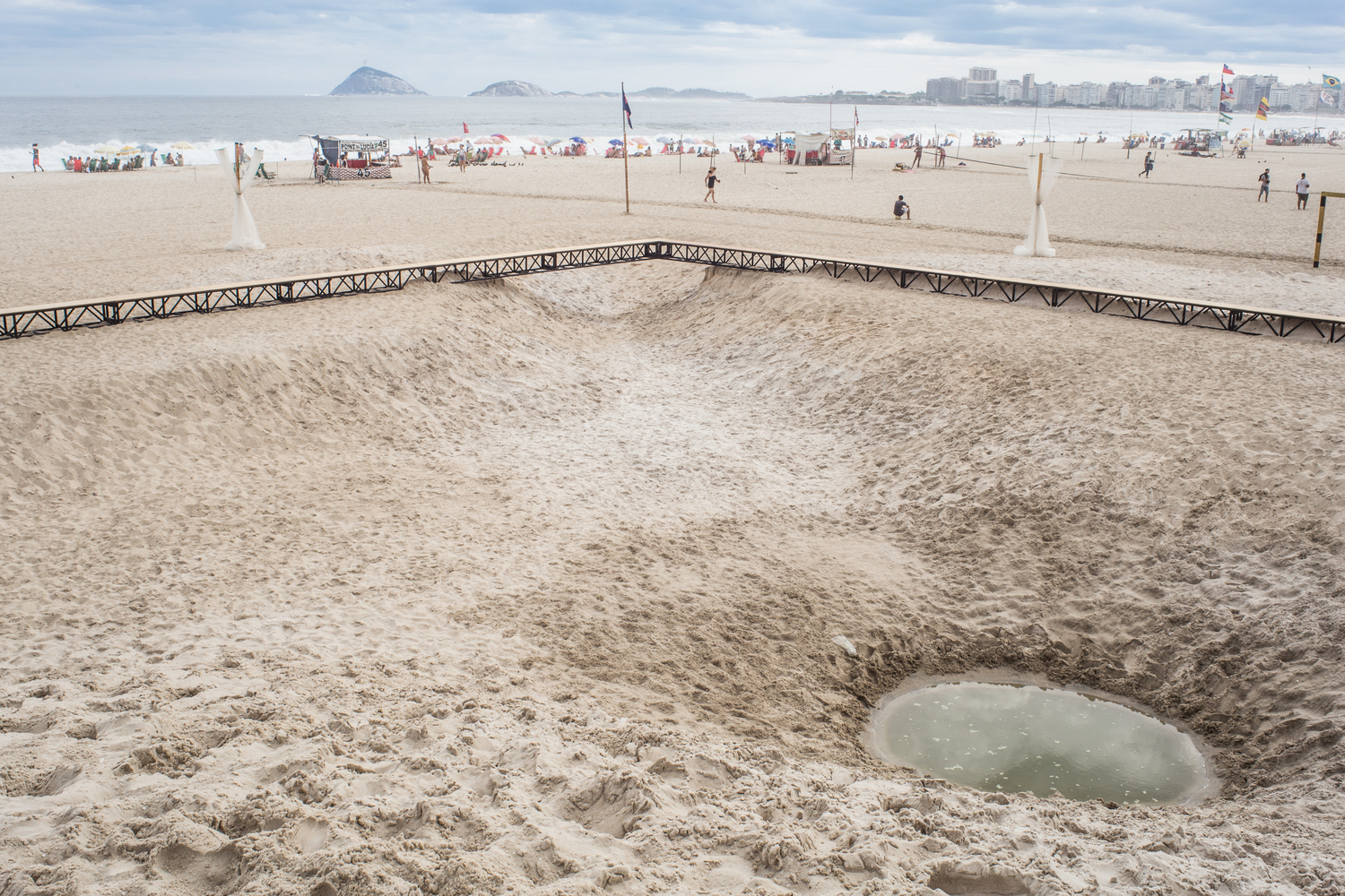 巴西海滩与时间的装置-9