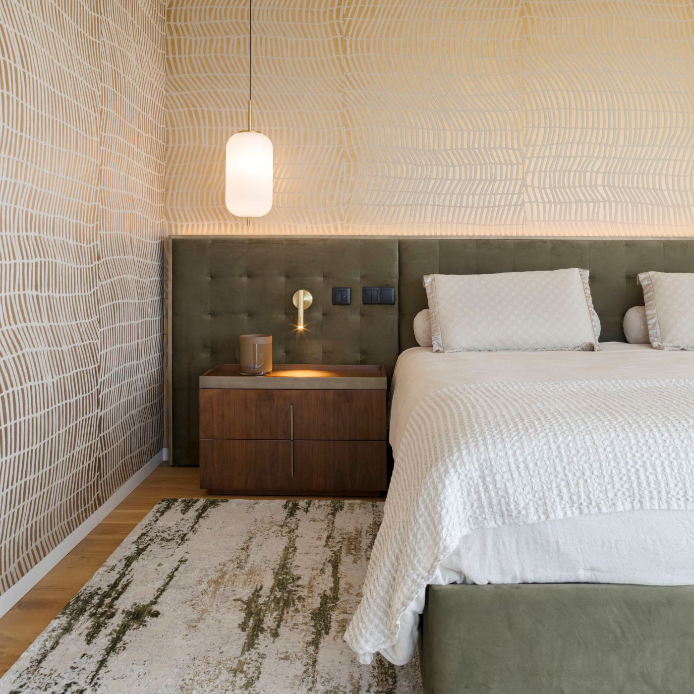 咸风；海风咸韵（考虑到Salty Breeze可能在特定情境中有更具意境表达，如果仅从字面严格翻译就是咸风 ）-35