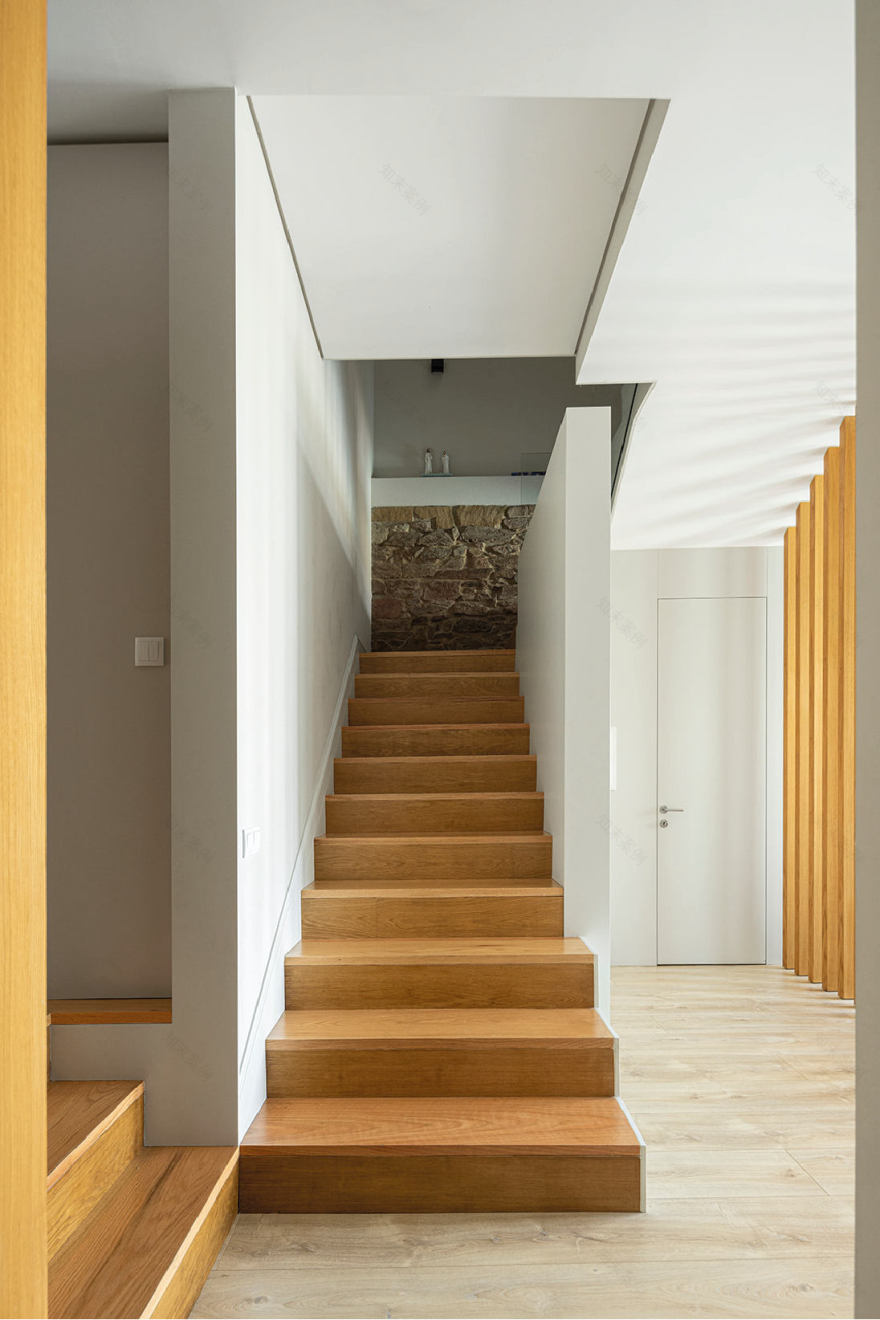 Casa Do Parque IV: Modern Comfort Inside a Revived Portuguese House-5