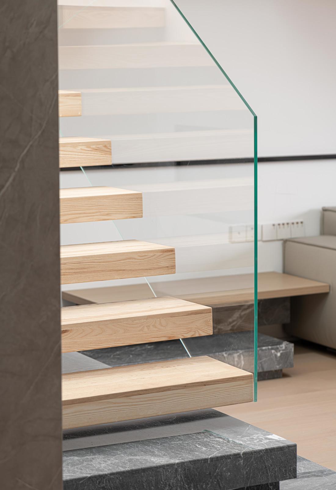 光线与空间的完美融合 · 顶楼平层住宅的创新设计-111