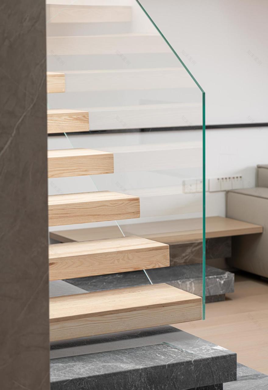 光线与空间的完美融合 · 顶楼平层住宅的创新设计-111