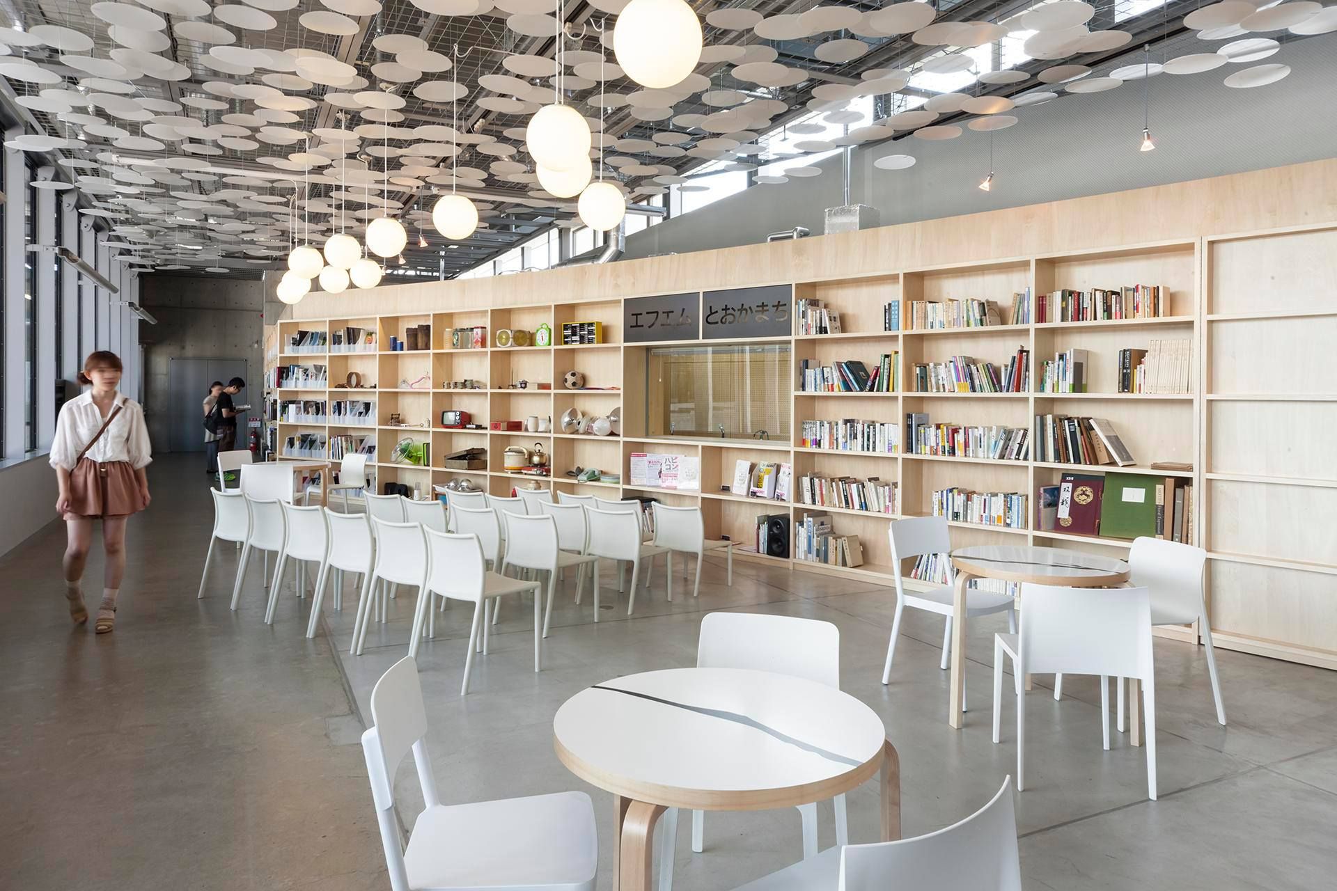 Binocle - A circle in a square-34