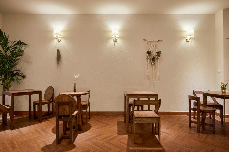 白色&木质风 15 坪咖啡厅设计，温馨舒适空间打造-9