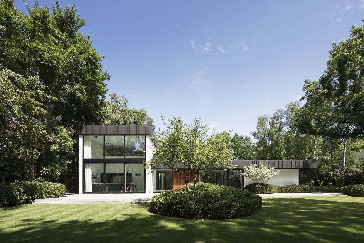 比利时 Baillet Latour 别墅绿色环绕的开放式空间设计-22