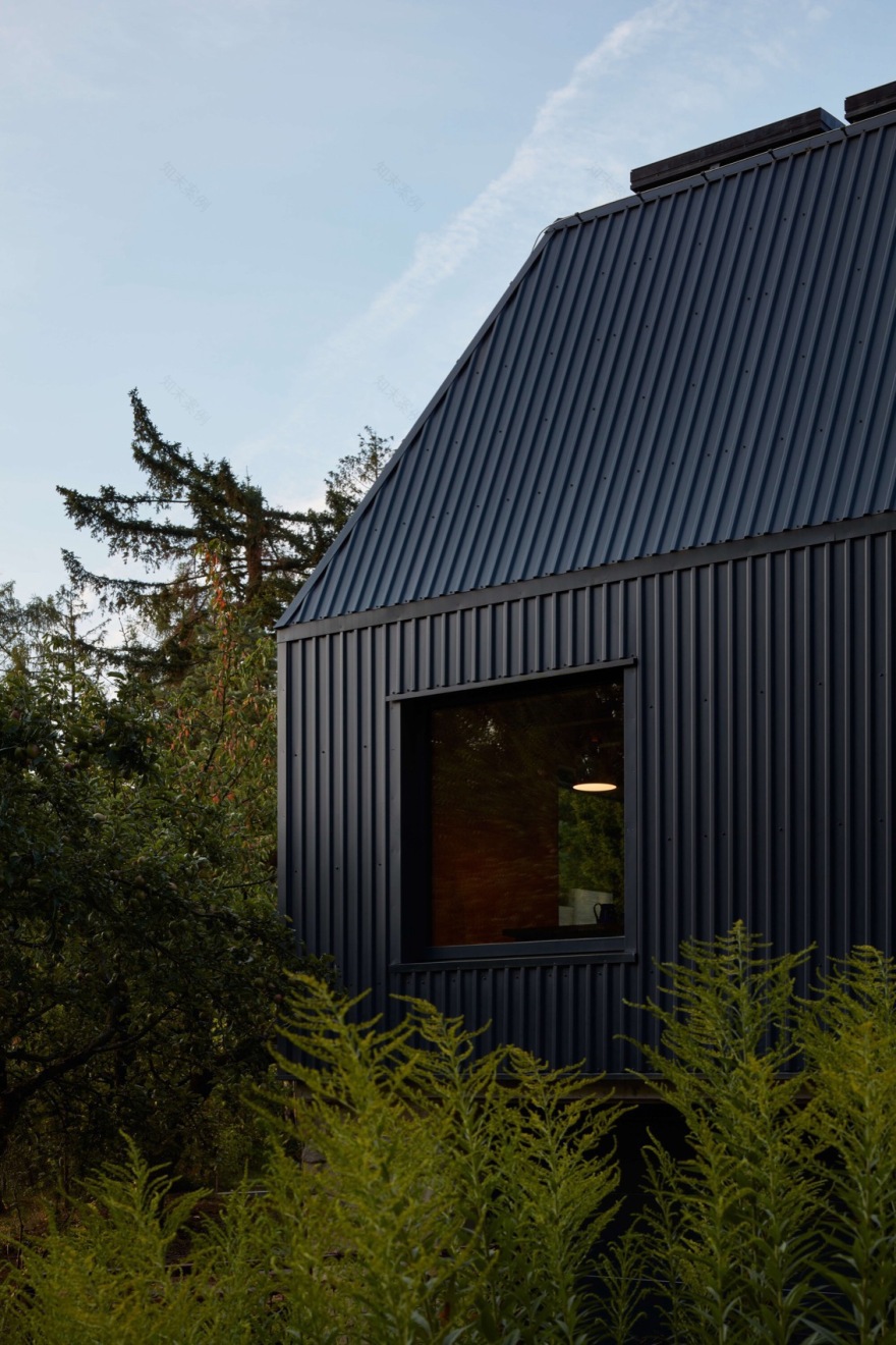 天窗小屋丨捷克丨Atelier Hajný-18