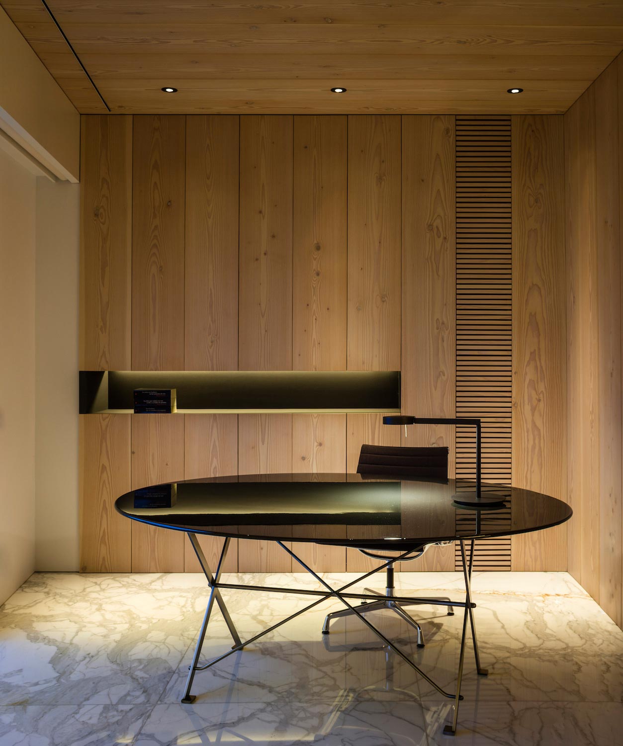 Apartment located on the top floor of a classic building with a significant open plan kitchen and a living room finished in bronze   Page 2 of 2   CAANdesign  Architecture and home design blog-1