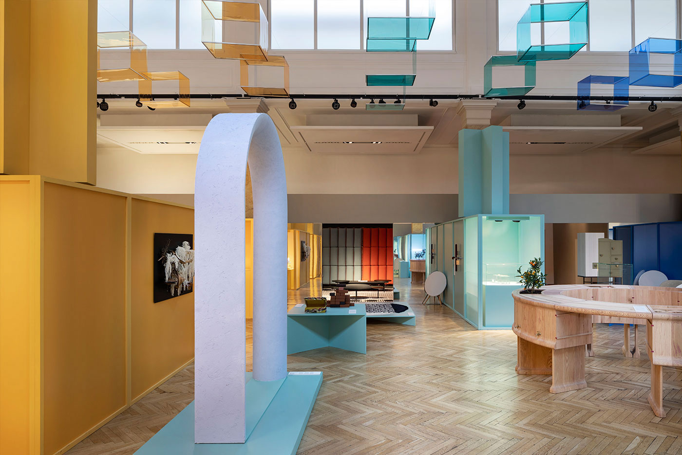 简约色彩展厅，展现现代魅力-5