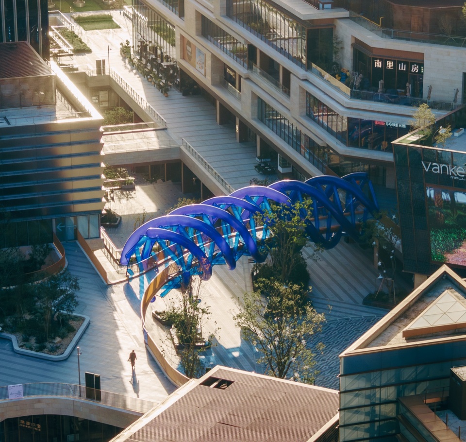 旋膜廊桥和六角金星丨中国上海丨众建筑,众建筑&友谊万岁-14