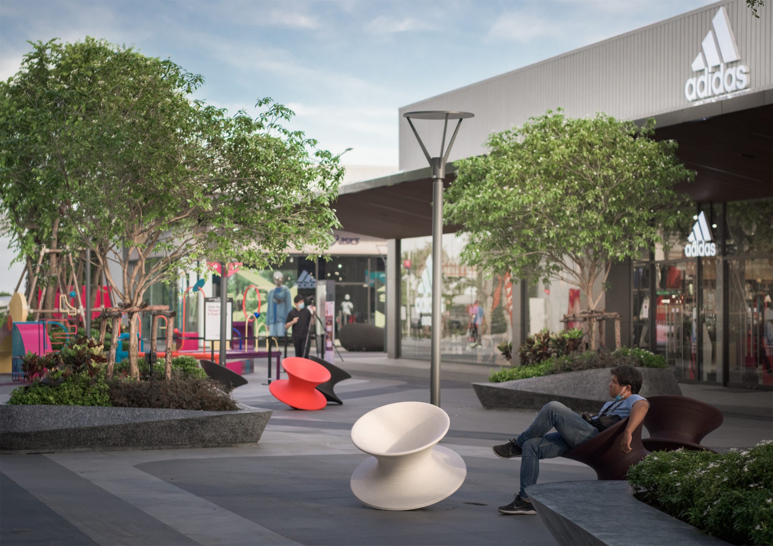 曼谷暹罗奥特莱斯商业景观 / Landscape Collaboration-31