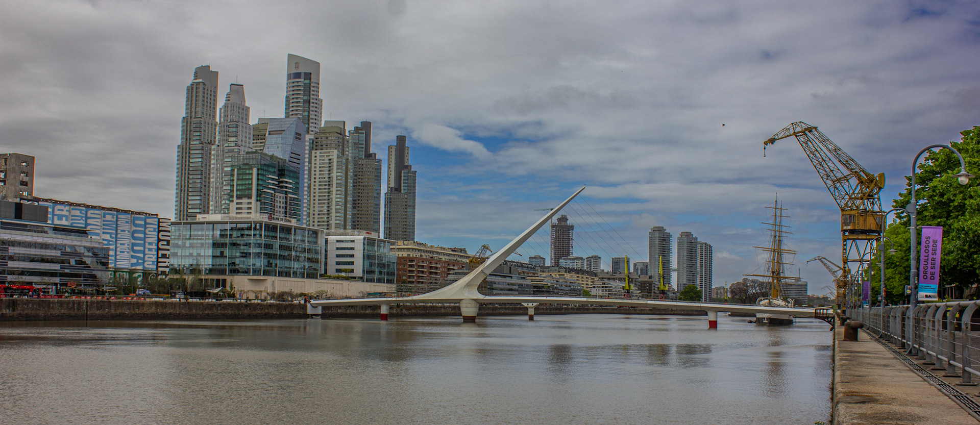 Puerto Madero un día nublado-0