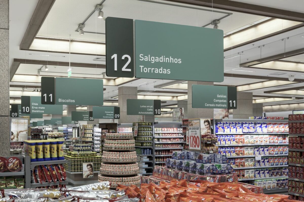 Hipermercado Zaffari Wallig - /STUDIOMDA - Wayfinding Design-1