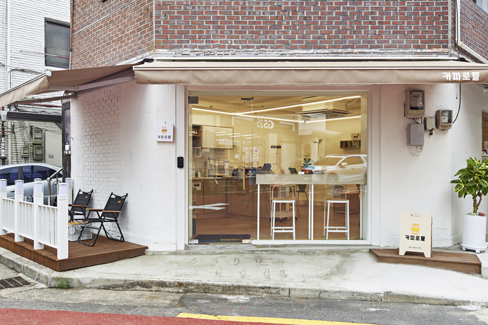 首尔 8 坪温暖咖啡馆，诠释白色木质调氛围-2