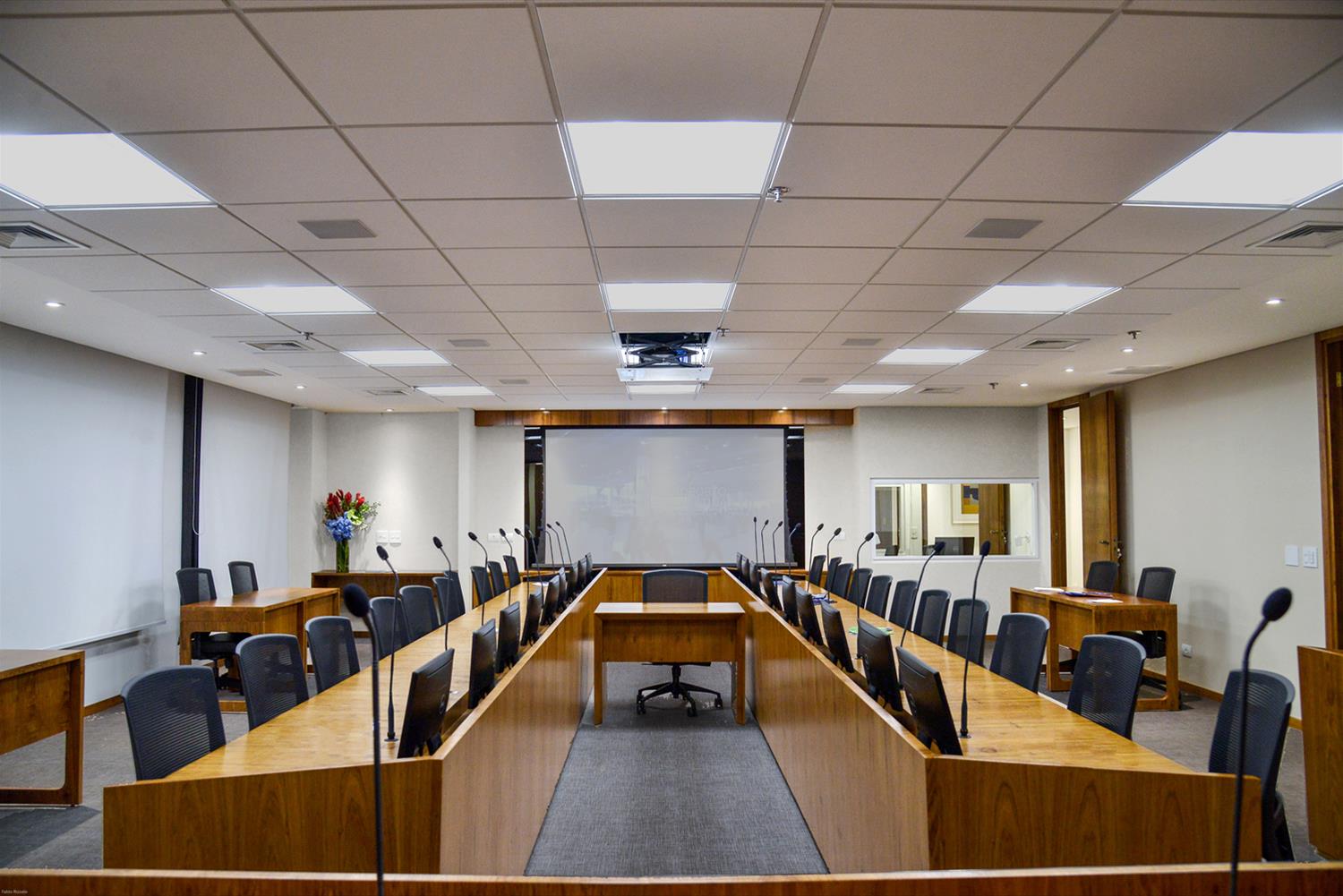 巴西 CCBC 办公室 · 色彩与木质的完美融合-6