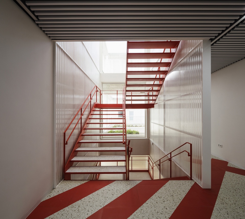 Malaga 红十字协会办公总部丨西班牙丨endosdedos® architecture-44