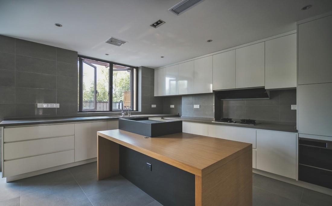 245㎡现代简约大平层,藏蓝美式卫浴柜成焦点-6