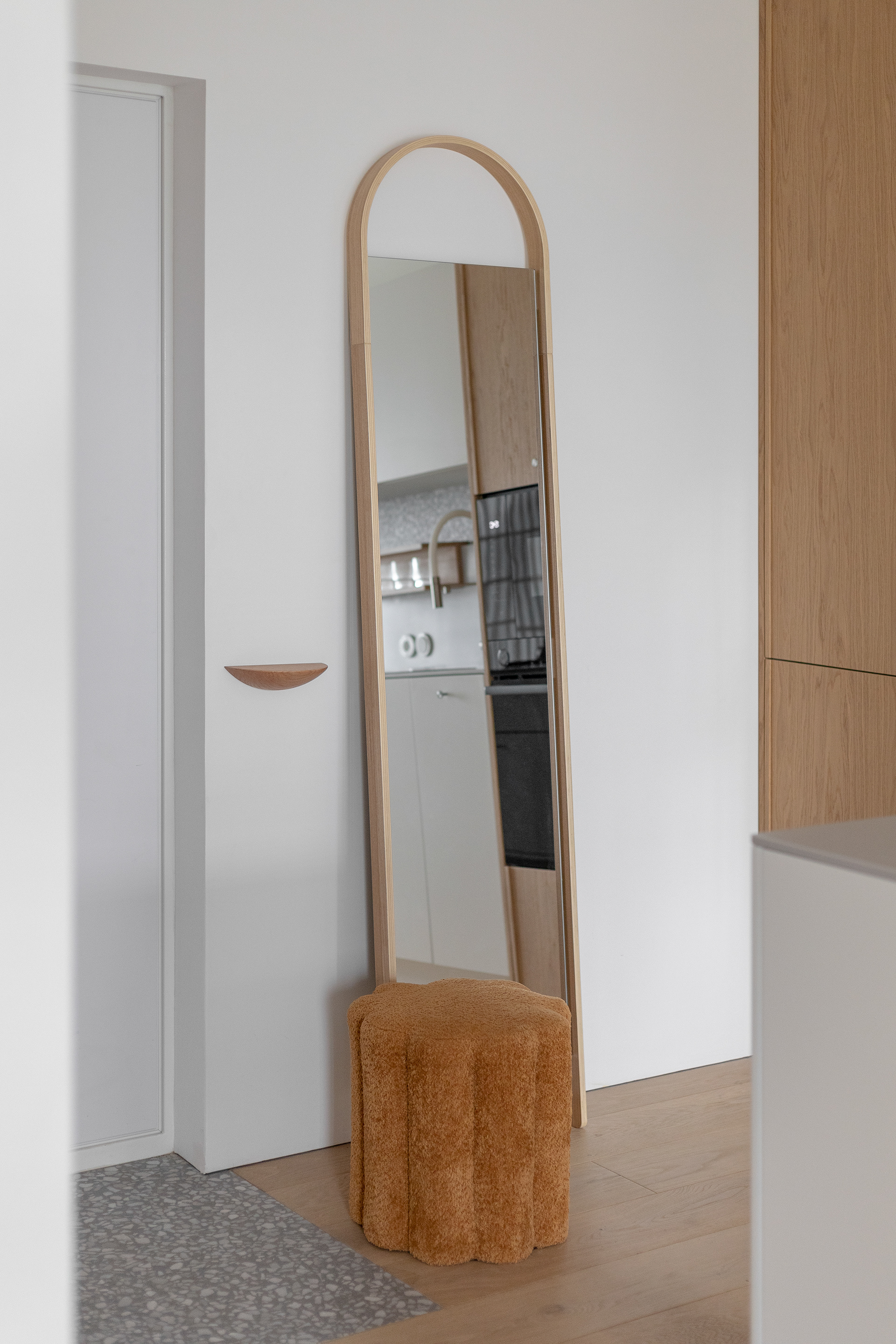 由布罗·斯洛沃设计的公寓丨Buro Slovo-14