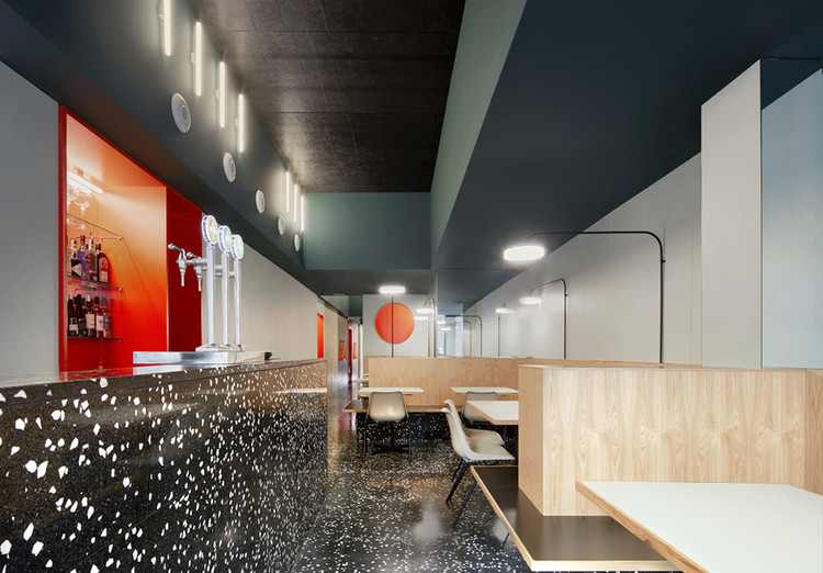 巴塞罗那翻新餐厅变比萨店-16