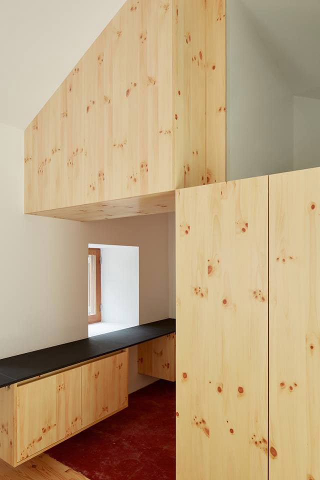 悬崖边的水磨坊民宿 / Bruno Lucas Dias Architecture-51