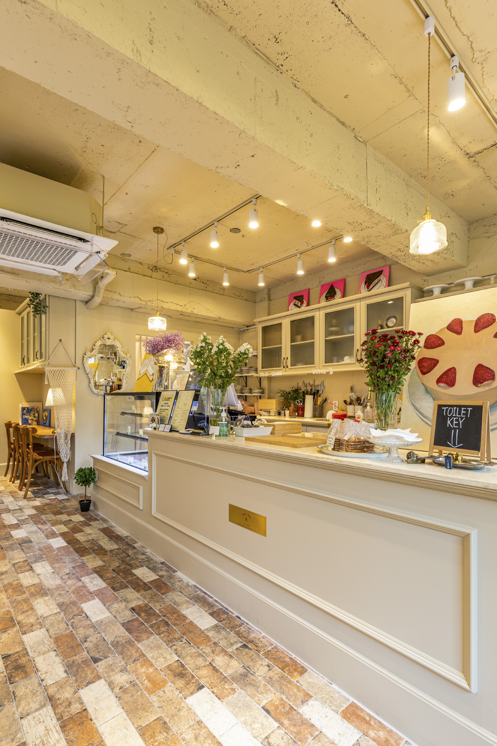 欧式家庭氛围的 30 平米蛋糕店设计-16