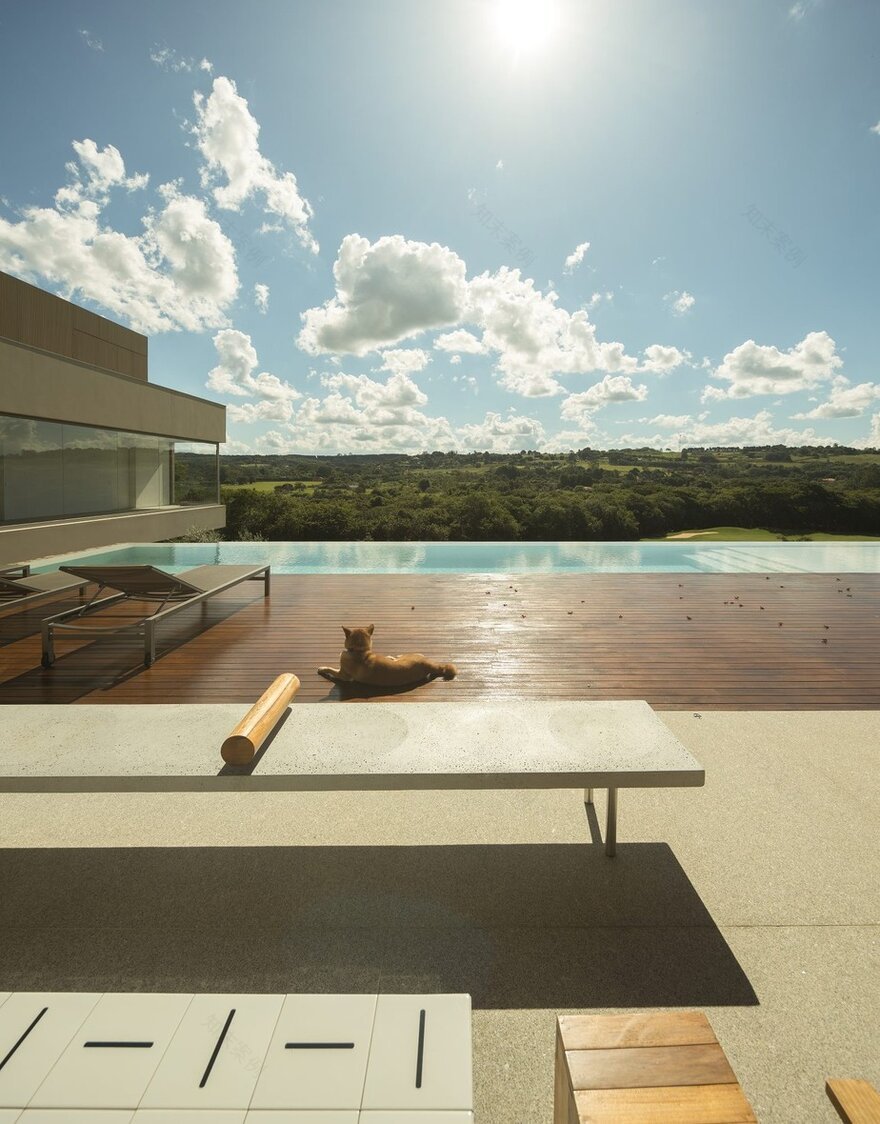 A Weekend Residence with a Dynamic Mix of Volumes, Spans and Cantilevers-25